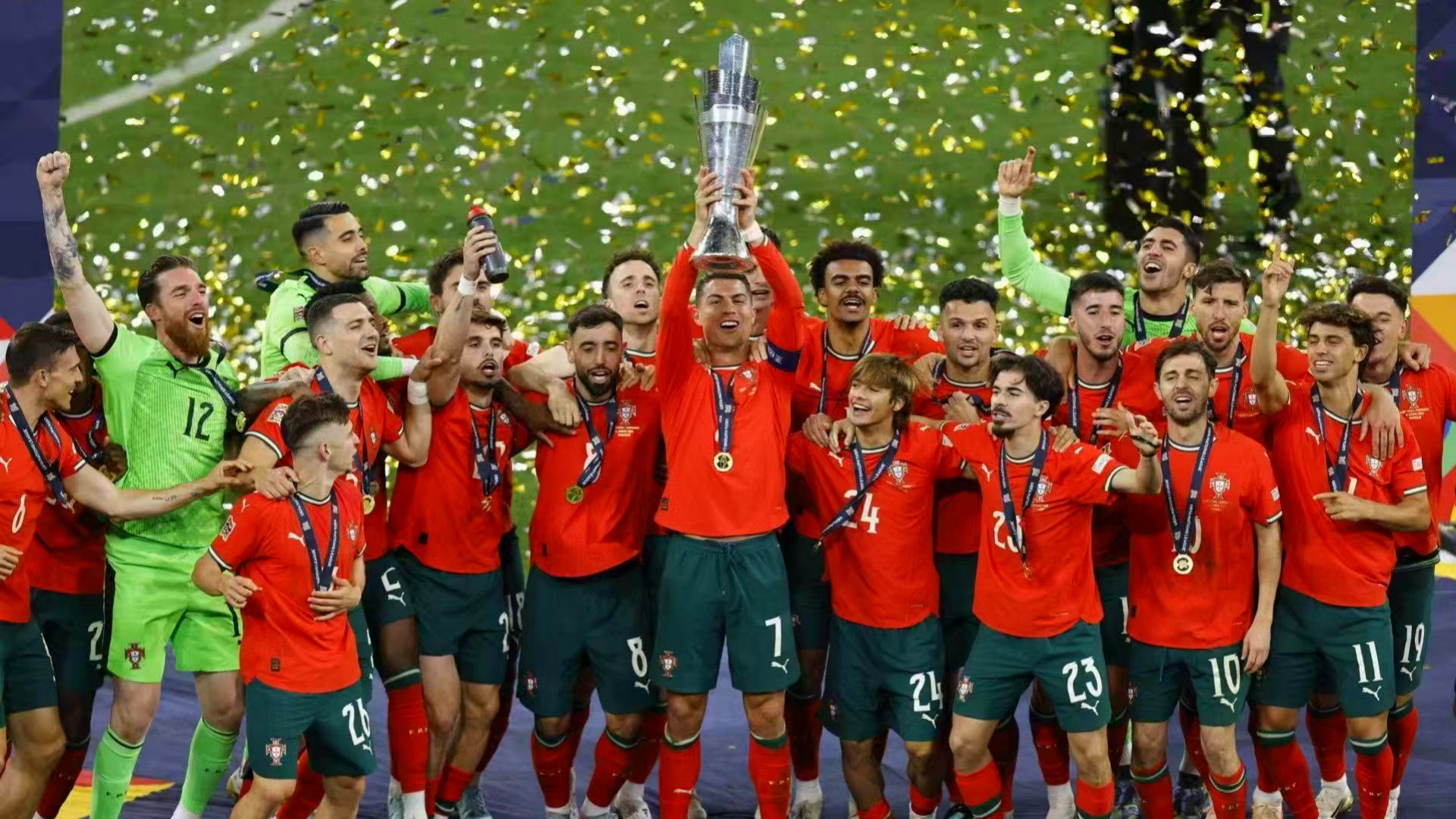 西班牙逆转韩国，C罗带队取胜