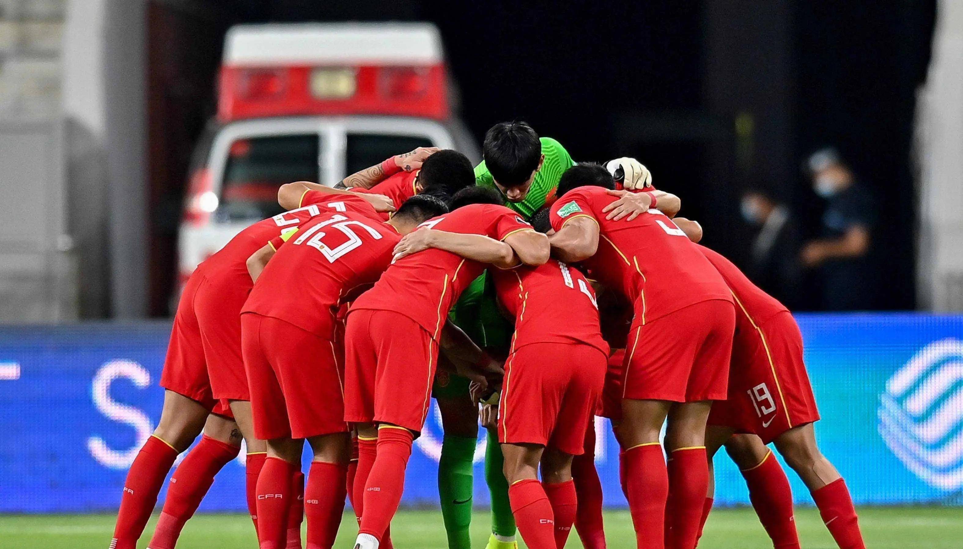 关于国际赛场上中国队披荆斩棘取得胜利的信息