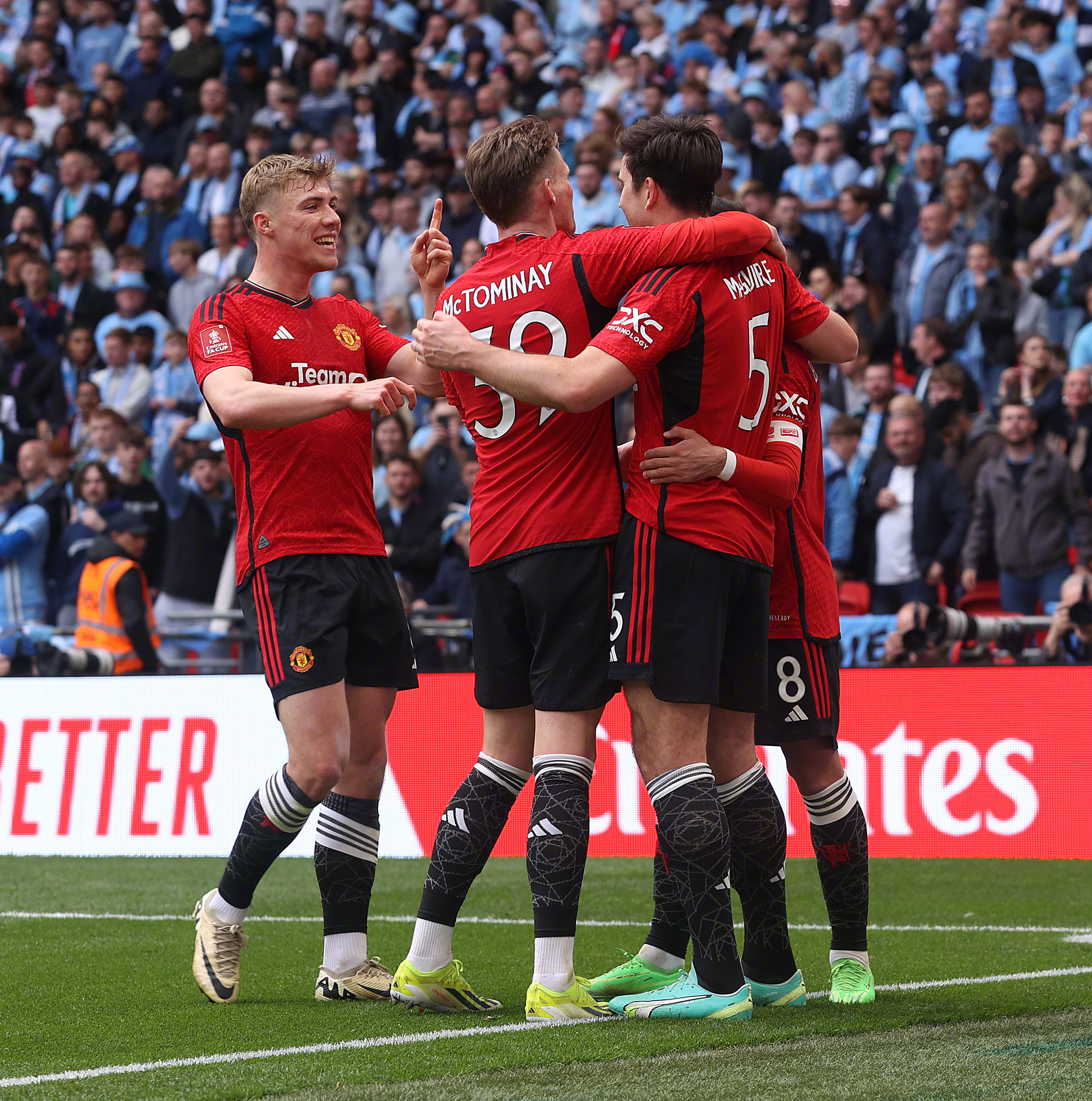 PG电子娱乐在线-英格兰队与波兰队对决，欧洲杯预选赛令人期待！的简单介绍