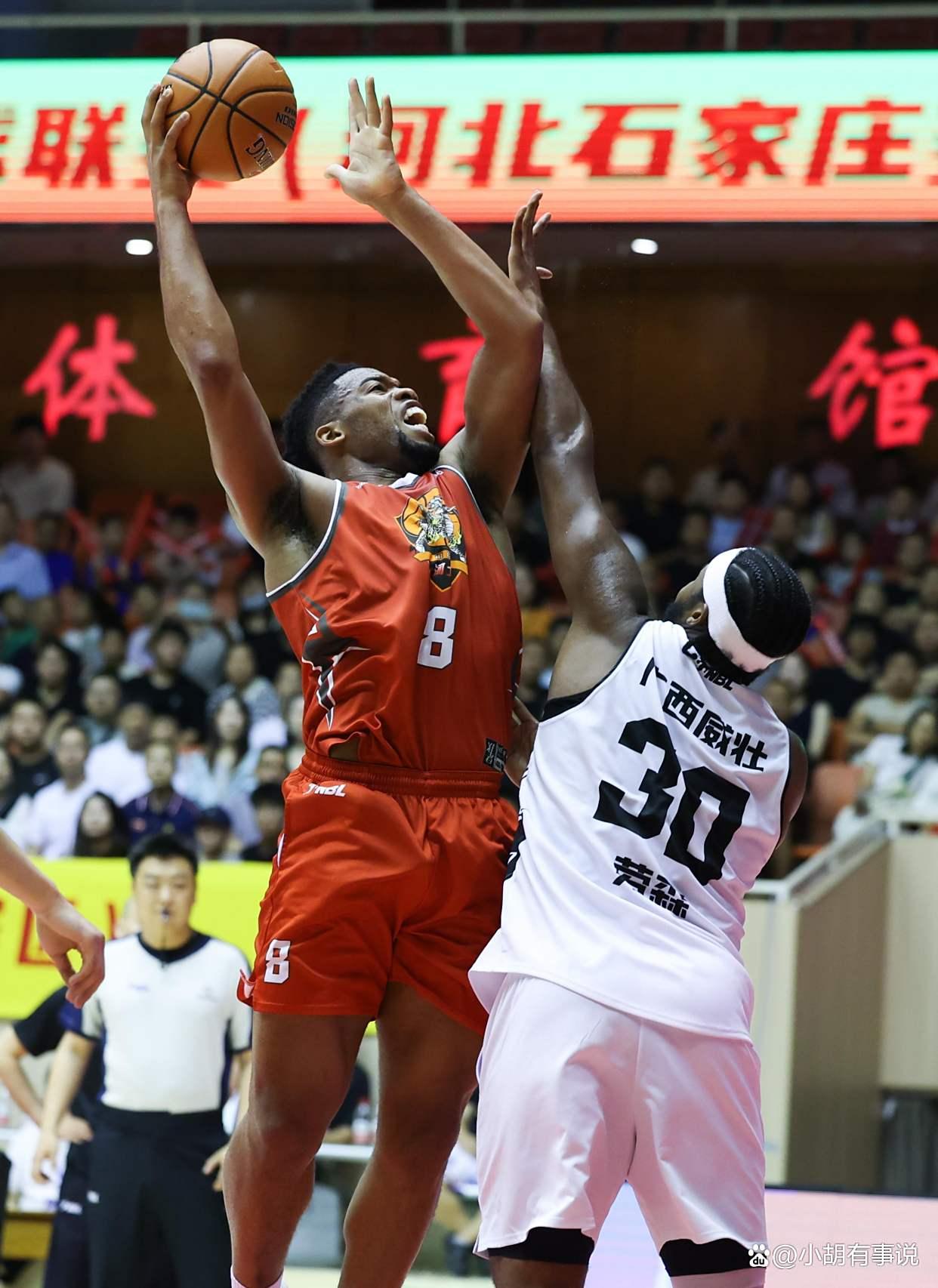 关于中国篮球联赛最新动态：球队士气高涨的信息