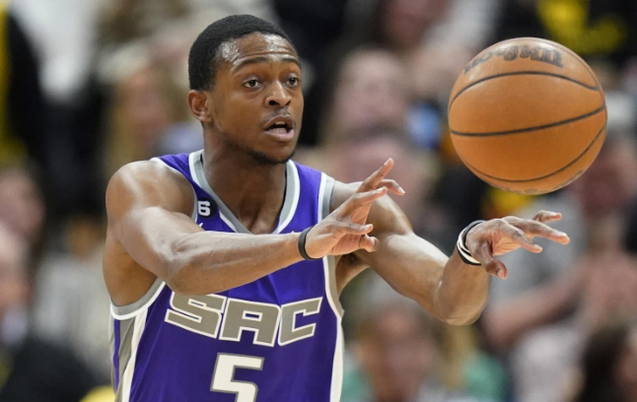 勇士完胜热火，福克斯统治全场的简单介绍