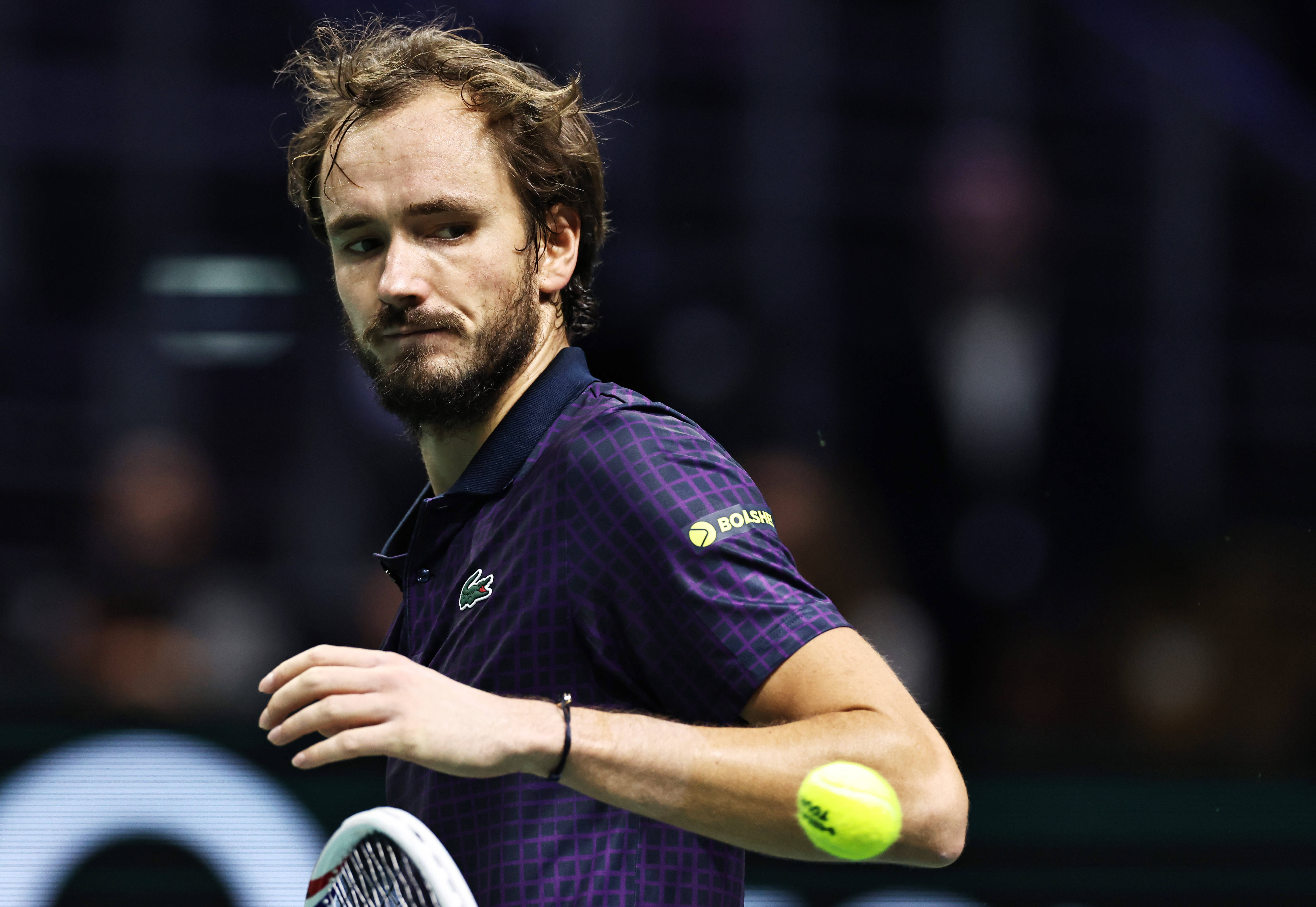 西班牙网球队完胜英国网球队，梅德韦杰夫绝境逆转的简单介绍