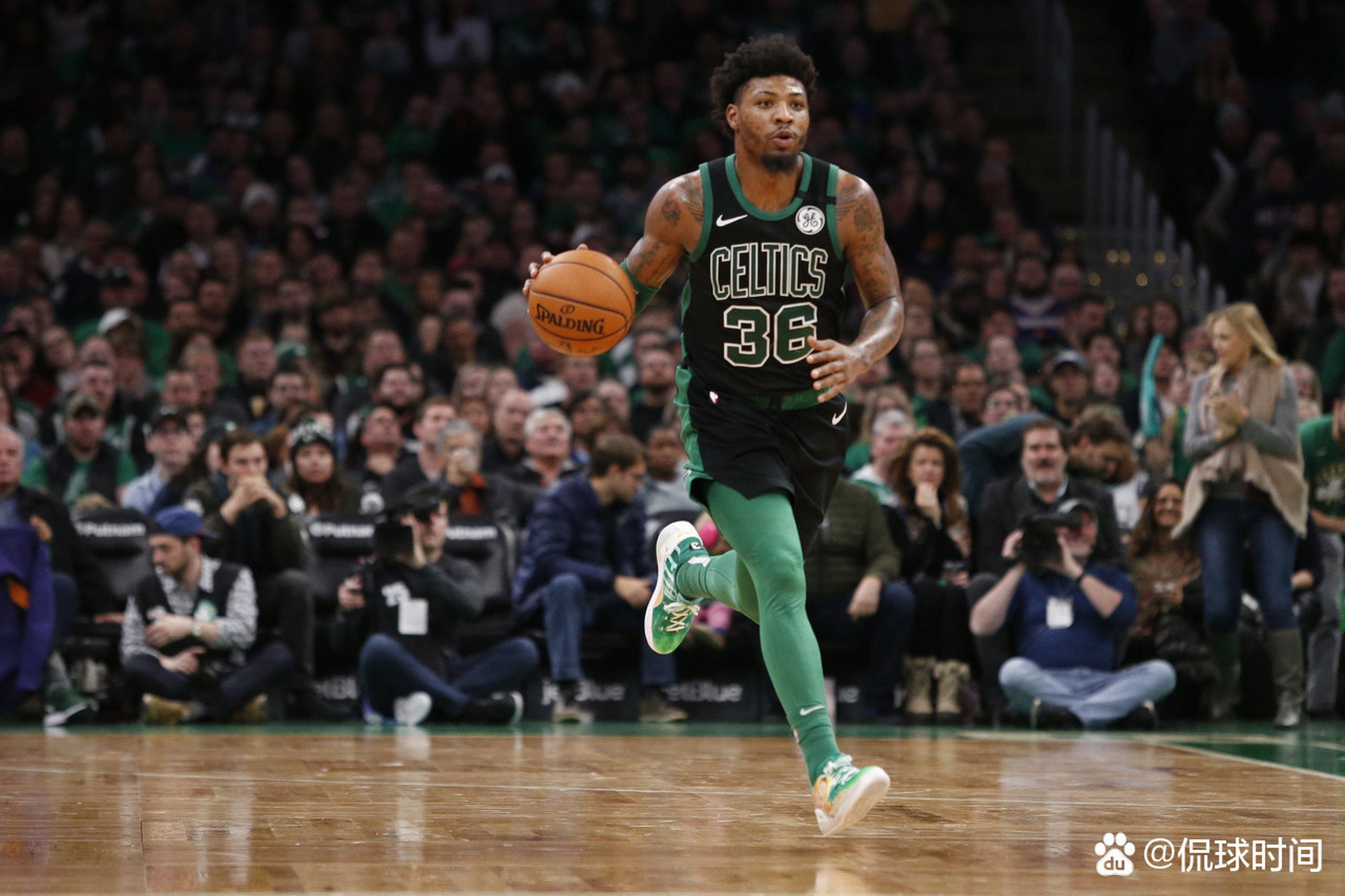 包含深圳队完胜篮网，戈贝尔高光表现的词条