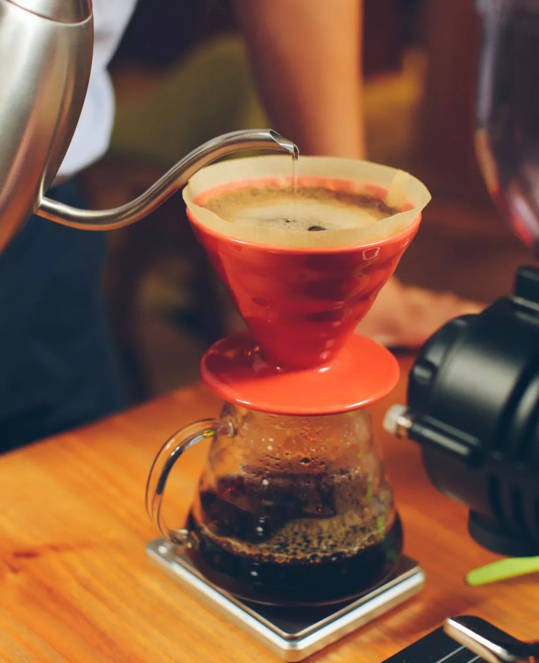 包含中国险胜巴黎，佩德里惊艳四座的词条