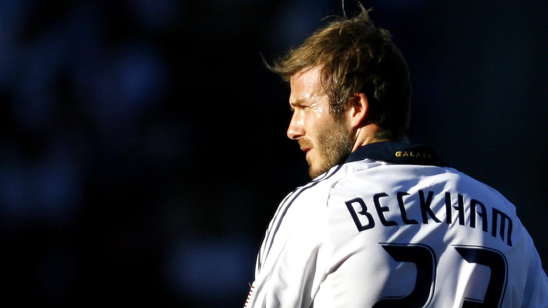 从加纳掀翻冰岛到厄德高F1接管比赛，体育世界里的唯一性启示